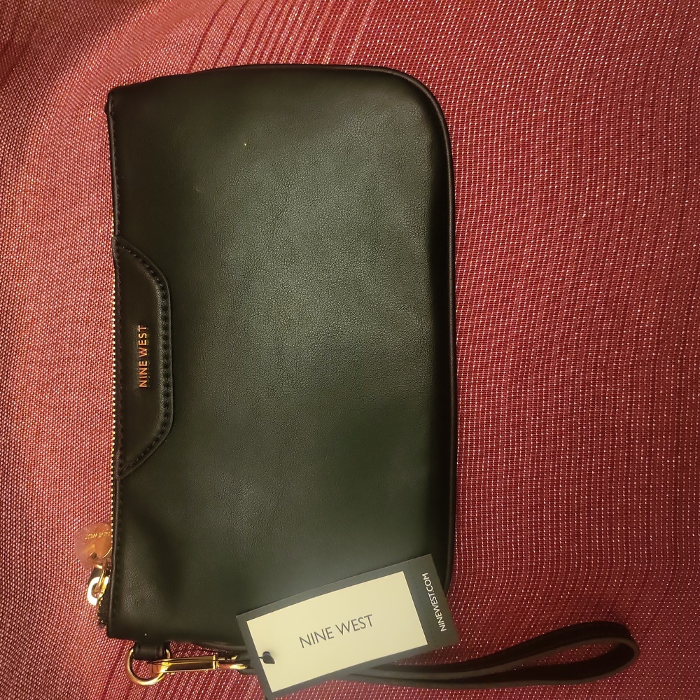 NWT NINE WEST WRISTLET